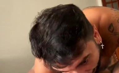 Peludao dotado maltrata cuzinho