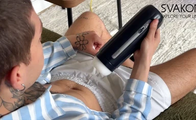 Harry Jen Harry with the new Svacom toy