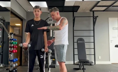 I fucked the skinny guy's ass from the gym without a condom