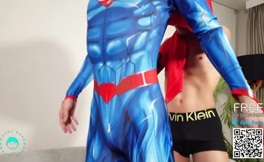 Spiderman vs Superman