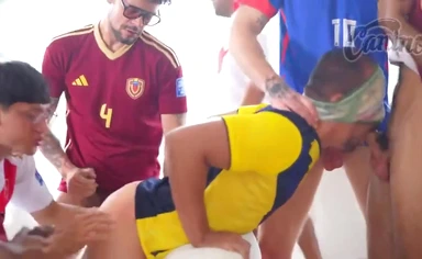 9 Caninos 🍆💦 VS 1 Bottom 🍑